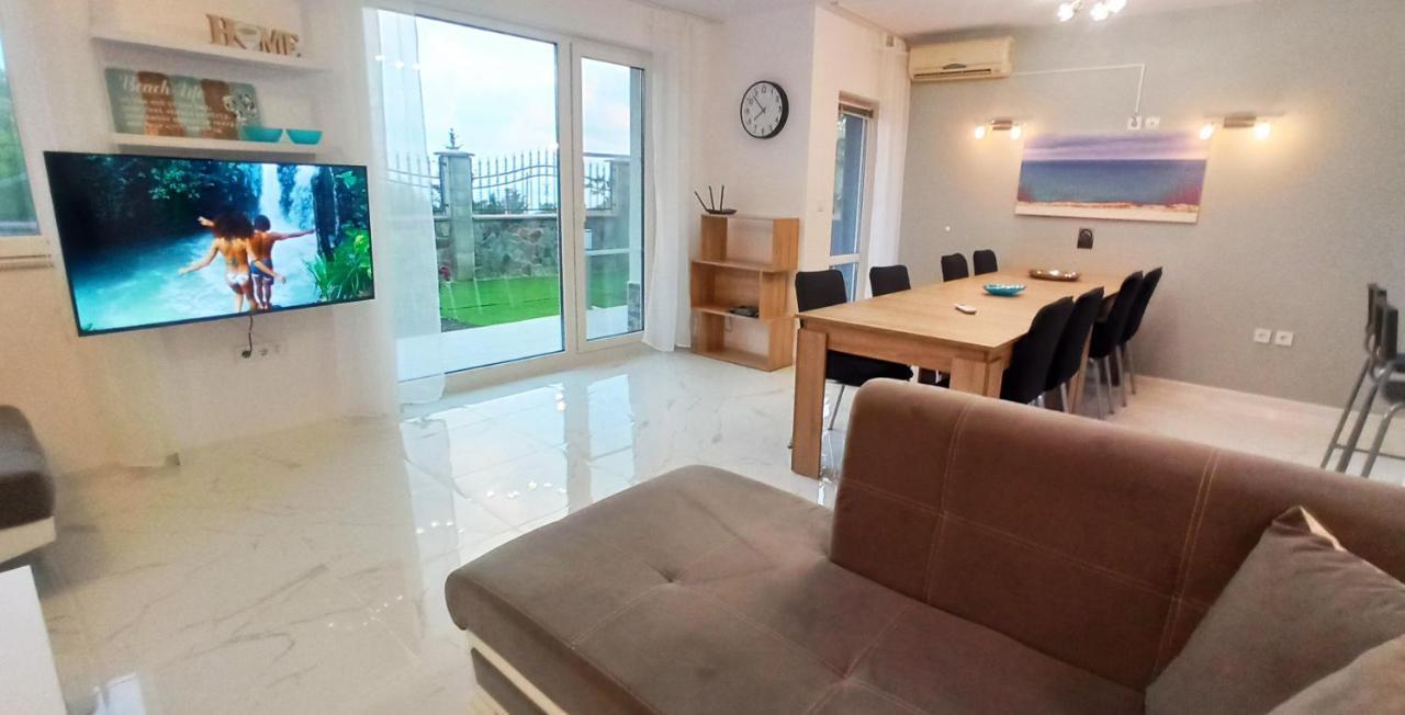 Arode Villa Ovidius - Apartments Baltsjik Buitenkant foto