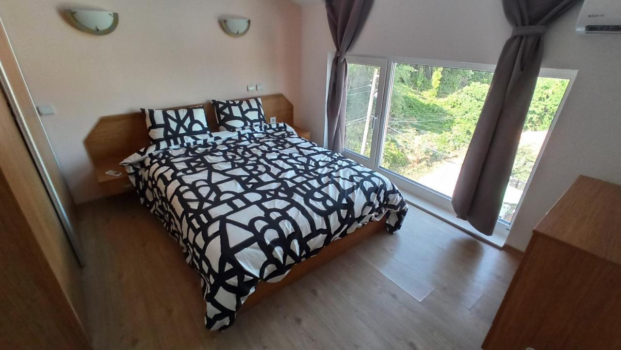 Arode Villa Ovidius - Apartments Baltsjik Buitenkant foto